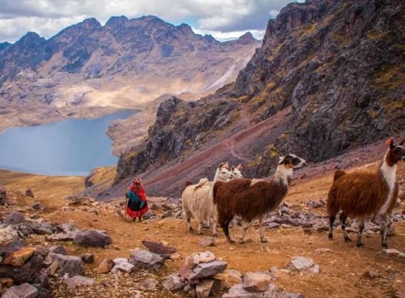 LARES TREK WITH SHORT INCA TRAIL 5D/4N LARES TREK WITH SHORT INCA TRAIL 5D/4N